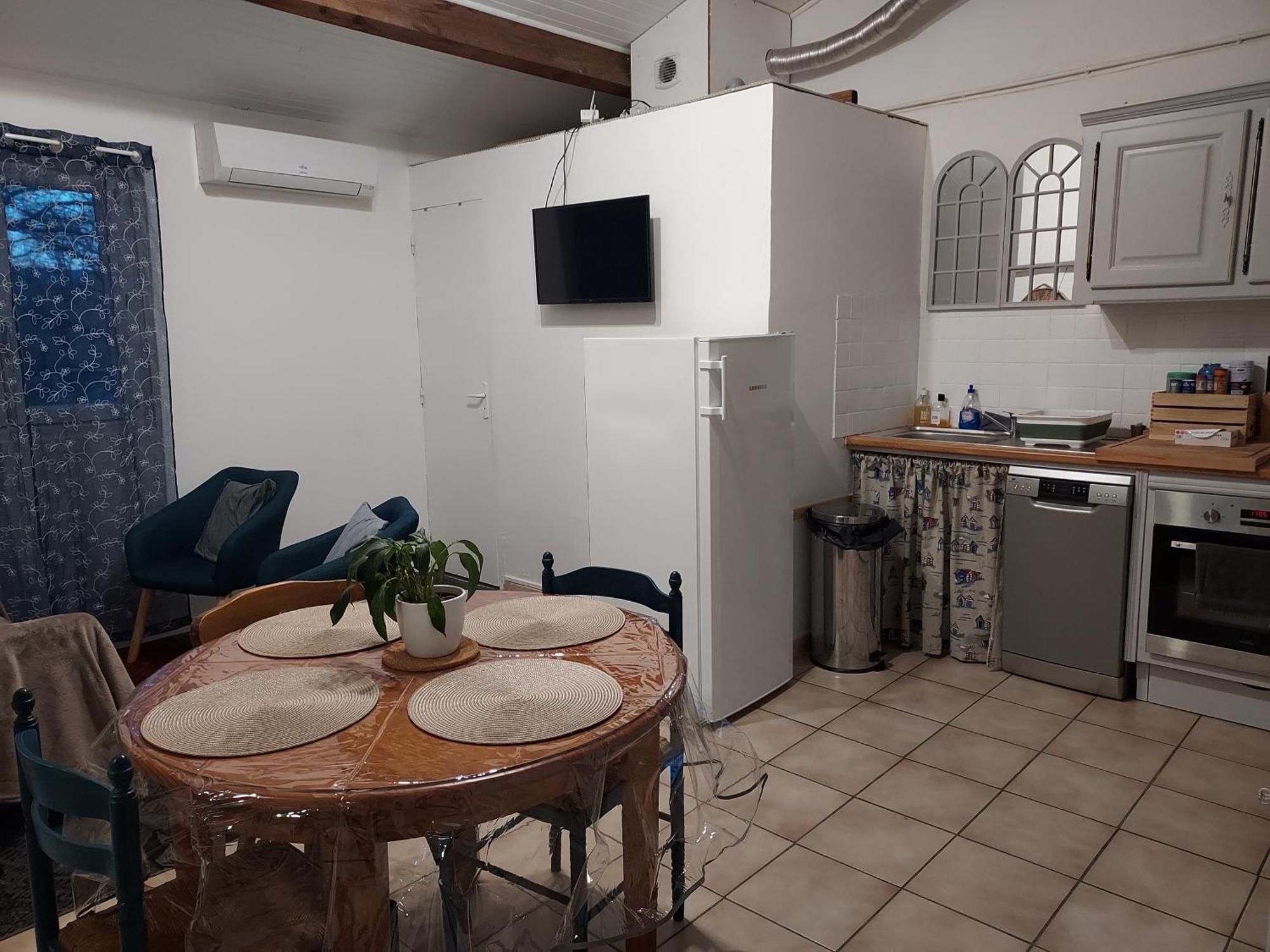 L'Esquirou Apartment Rocbaron Exterior photo